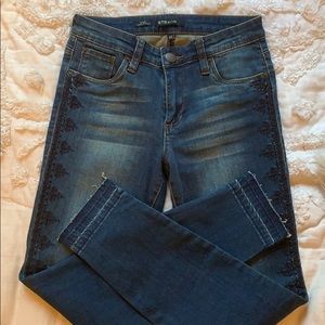 STS Blue Size 25 Jeans with side detailing